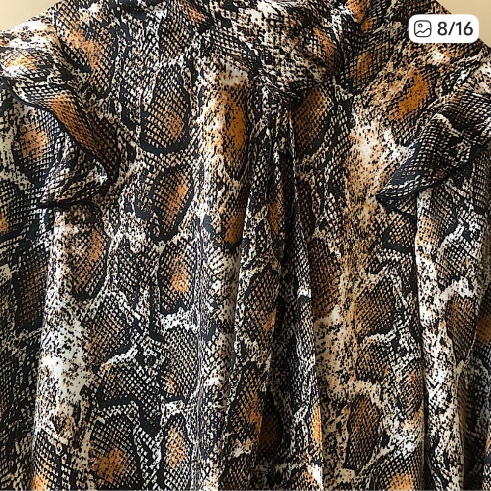 🤎💛 NWOT Soft Brand New Zara Snake Print Blouse with Elegant Front Tie 🤎💛